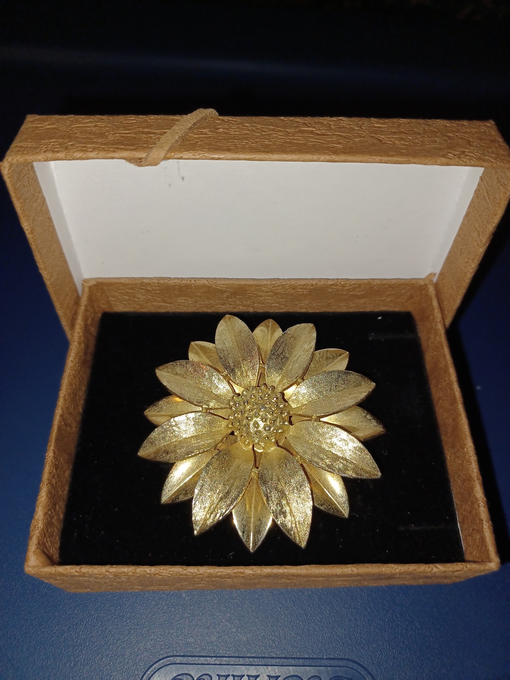 Sarah Coventry Gold Floral Layered Petal Brooch